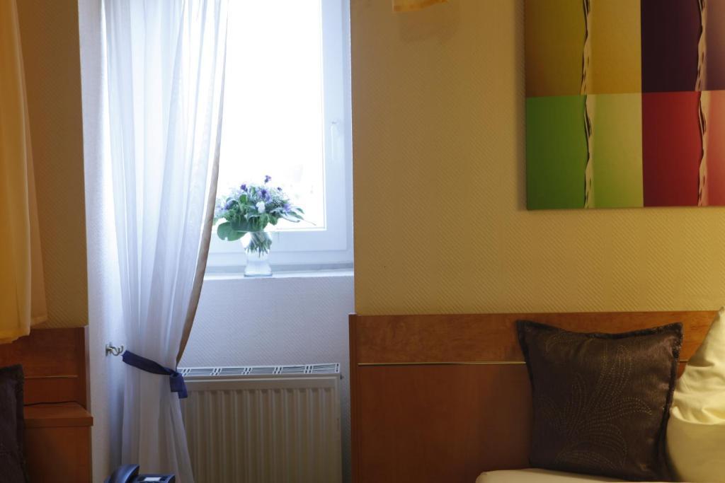 Hotel Villa Brenner Grünstadt Habitación foto